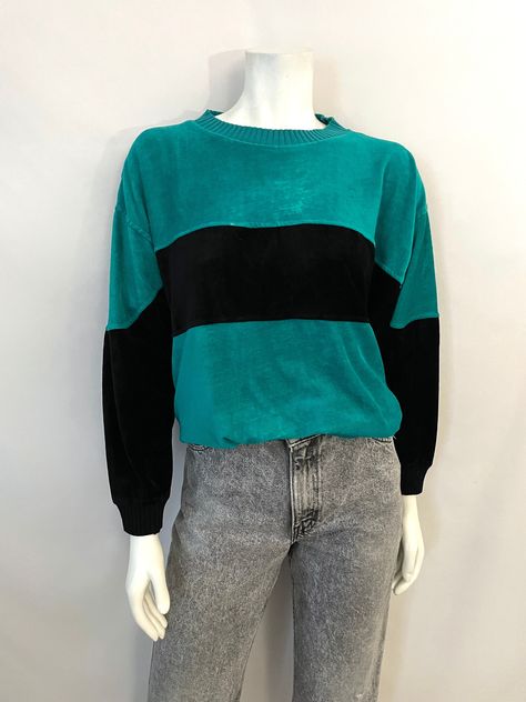 80s Clothes, 80s Sweatshirt, 80s Outfit, Indie Outfits, Winter Fits, Historical Clothing, Dream Clothes, Black Stripes, Sweatshirts Women