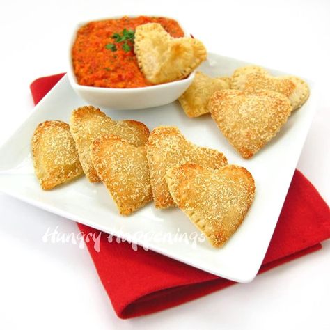 mozzarella cheese filled pie crust hearts served with roasted red pepper dip Roasted Red Pepper Pesto, Red Pepper Pesto, Pepper Pesto, Valentines Breakfast, Shaped Food, Heart Shaped Food, Valentines Day Dinner, Valentines Day Food, Roasted Red Pepper