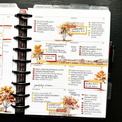 AFTER THE PEN 😀🍁🪵📒 Agenda Planner - Hourly Dashboard Layout* Fall Most of All theme Tried out a potential new layout for my 2025 weekly. I’ve missed seeing my hourly schedule everyday since I went back horizontal, and I think my productivity has suffered a bit, too. This hourly dashboard hybrid layout gives me everything I need on a single spread. I am definitely considering it for next year as it was both very functional yet had space for pretty. 😁📒💕 If you are interested in this layout, l... Planner Horizontal Layout, Dashboard Layout, Hourly Schedule, Happy Planner Layout, Give Me Everything, Planning Inspiration, Agenda Planner, Planner Layout, Paying Bills