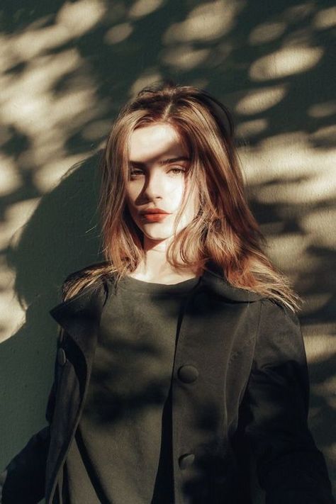 CAST WATTPAD [ Girls ] - 03 - BRIDGET SATTERLEE - Wattpad Long Hair, A Woman, Wattpad, Wall, Red, Hair, Black