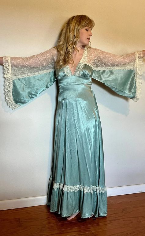 Stevie Nicks Dress, Angel Sleeve Dress, Angel Sleeves Dress, Inspired Clothes, Fun Outfits, Stars Design, Fairy Clothes, Dream Dresses, Angel Sleeve