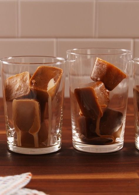 coffee-ice-cubes Coffee Ice Cubes Recipe, Ice Cube Recipe, Homemade Quiche, Coffee Lounge, Best Iced Coffee, Coffee Ice Cubes, Cold Coffee Recipes, How To Make Ice Coffee, Coffee Hacks