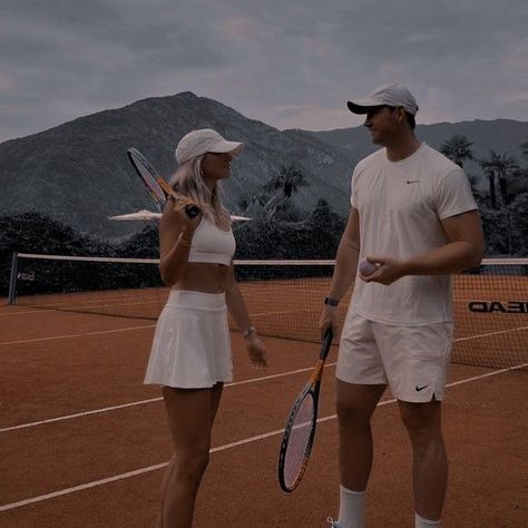 Tennis Couple Aesthetic, Tennis Couple, Sport Couple, Aesthetic Tennis, Gift Basket Ideas For Boyfriend, Basket Ideas For Boyfriend, Tennis Photoshoot, Rich Couple, Tennis Photos