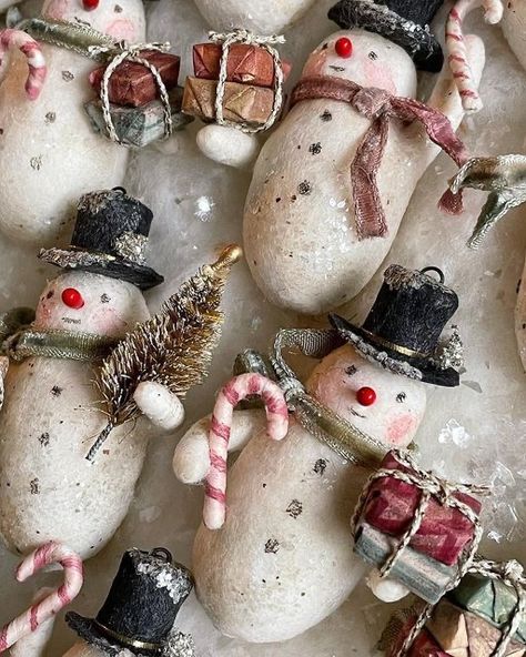 Diy Snowman Decorations, Vintage Halloween Images, Christmas Craft Fair, Antique Christmas Ornaments, Holiday Goodies, Cotton Crafts, Snowman Decorations, Snowman Crafts, Antique Christmas