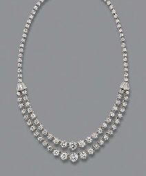 A DIAMOND NECKLACE Daimond Nakeles, Diamond Sets Necklace, Diamond String Necklace, Big Diamond Necklace, Diamond Necklace Elegant, Big Diamonds Necklace, Solitaire Necklace Diamond, Diamond Circle Necklace, Real Diamond Necklace