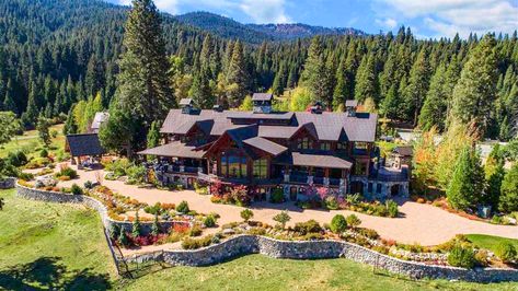 Mountain Mansion, Lodge Bedroom, Luxury Ranch, California Outdoor, Mountain Ranch, Copper Roof, Bunk House, Sierra Nevada, Ranch House