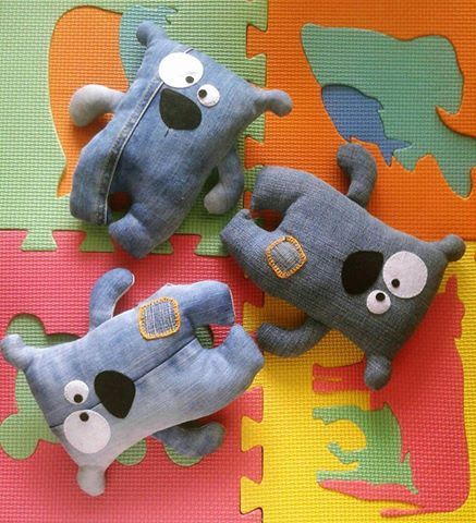 Sewing Christmas Gifts, Fabric Fish, Denim Crafts Diy, Handmade Stuffed Animals, Blue Jeans Crafts, Animal Sewing Patterns, Hand Lettering Art, Denim Projects, Fabric Toys