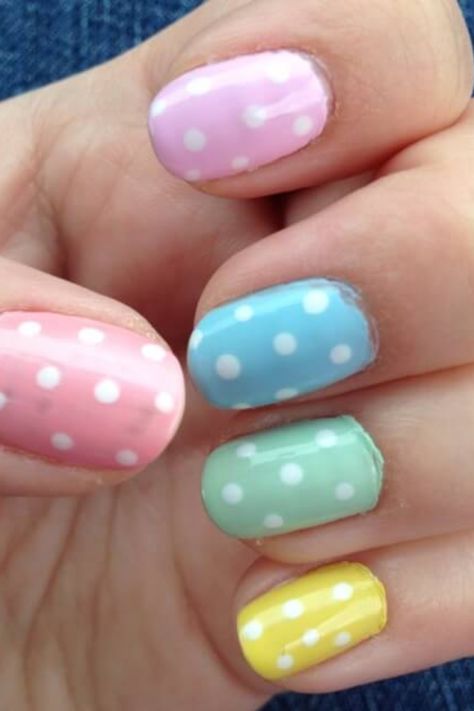 Easter is considered one of the most important holidays for Christians, usually taking place in March or April every year. This is… Easter Polka Dot Nails, Kid Easter Nails, Easter Nails Natural, Pastel Dot Nails, Pastel Polka Dot Nails, Easter Nails By Skin Tone Range, Purple Easter Nails, Kids Easter Nails, Easter Pastel Nails