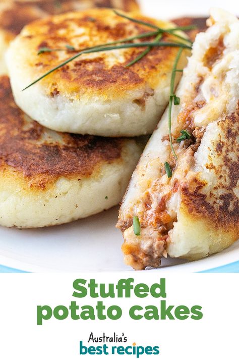 Use up those leftovers in the fridge with these yummy stuffed potato cakes. I used leftover bolognese but you could fill them with savoury mince or taco mince as well. Just don’t forget the cheese for extra melty ooziness. Stuffed Potato Cakes, Leftover Bolognese, Savoury Mince, Potato Cakes Recipe, Minced Beef Recipes, Stuffed Potato, Fresh Fruit Smoothies, Filling Dinner, Mince Recipes