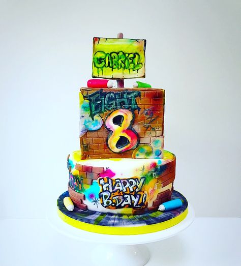 Graffiti cake #graffiti themed  birthday Graffiti Cake Birthday Parties, Graffiti Cake Ideas, Graffiti Birthday Cake, Graffiti Party Theme, Hip Hop Birthday Cake, Graffiti Cake, Birthday Marvel, Graffiti Birthday, Cake Spiderman