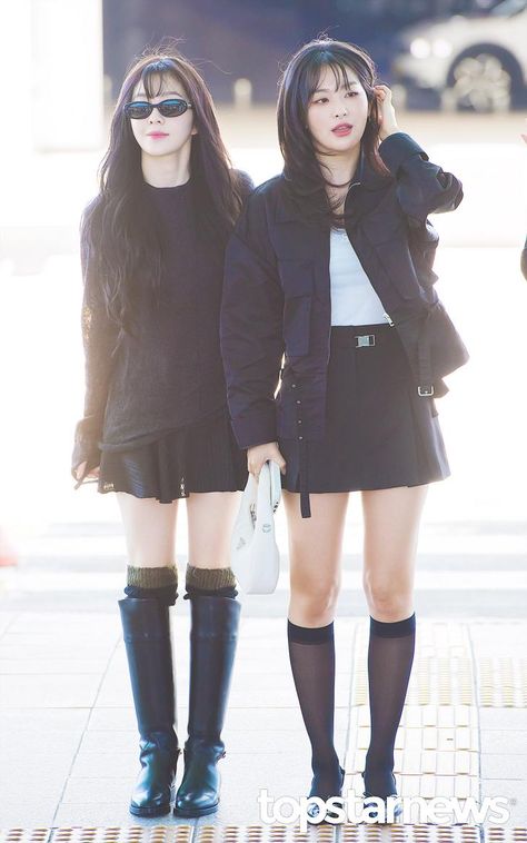 irene seulgi airport fashion red velvet Seulgi Airport Fashion, Red Velvet Outfit, Irene Seulgi, Kang Seulgi, Red Velvet Seulgi, Red Velvet Irene, Incheon Airport, Airport Fashion, Velvet Fashion