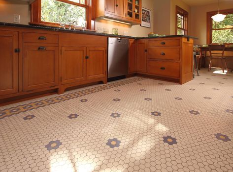 Minneapolis Bungalow - Craftsman - Kitchen - Minneapolis - by w.b. builders | Houzz Craftsman Kitchen Ideas, Craftsman Style Kitchens, Bungalow Kitchen, Kitchen Floors, Craftsman Kitchen, New Kitchen Designs, Craftsman Style, Kitchen Flooring, New Kitchen