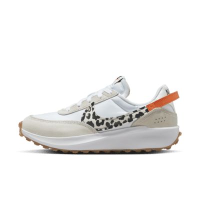 Nike Waffle Debut, Team Orange, Nike Waffle, Womens Nike, Heritage Fashion, Nike Shoes Women, Nike Store, Shoe Obsession, Shoe Game