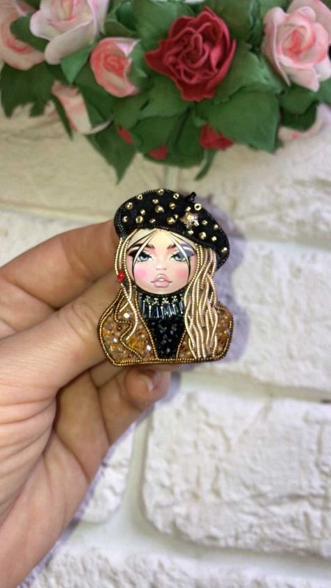 Doll Brooch, Face Brooch, Anchor Embroidery, Abstract Jewelry, Fabric Brooch, Brooch Diy, Vintage Jewelry Crafts, Native Beadwork, Bead Embroidery Jewelry