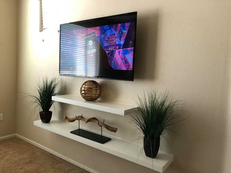 Floating Shelf Tv Wall Bedroom, Floating Shelf Under Tv Decor, Under Tv Decor Ideas, Tv With Shelf Underneath, Ideas For Under Tv On Wall, Under Tv Decor Bedroom, Shelf Under Tv On Wall, Living Room Tv Stand Ideas, Tv Unit Design Living Room