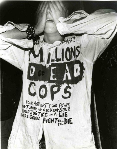 Vivienne Westwood Punk, Punks 70s, 80’s Punk, 70s Punk, Punk Movement, Punk Culture, Punks Not Dead, Punk Poster, Punk Shirt