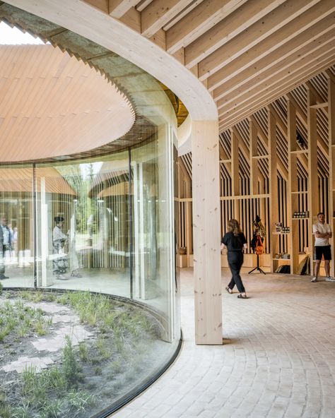 Circle Building Architecture, Rounded Architecture, Museum Architecture Design, Round Architecture, Museum Flooring, Wood Museum, Bjarke Ingels Group, Museum Interior, Angled Ceilings