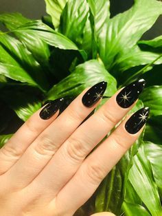 Black Gold Star Nails, Matte Witchy Nails, Glitter Tips Gel Nails, Black Silver Star Nails, Full Moon Nail Art, Black Nails Gold Stars, Black Nails Gold Design, Black Starry Nails, Dark Star Nails