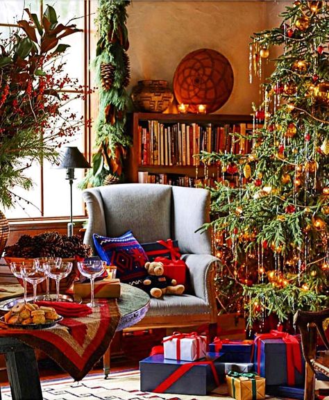 SECRETS OF A HOSTESS on Instagram: “Christmas decor by @ralphlaurenhome ! About this space, “A Ralph Lauren Home retreat as refined as it is rustic, filled with gifts of…” Natal Country, English Christmas, Christmas Interiors, Winter Cabin, Cozy Decor, Kwanzaa, Victorian Christmas, Christmas Mood, Merry Little Christmas