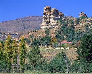 Free State Farmhouse - Clarens, South Africa | Flickr - Photo Sharing! Clarens South Africa, Free State South Africa, South Africa Photography, African Landscape, Relaxing Nature, Farm Houses, Art Pics, Africa Do Sul, Nature Pics