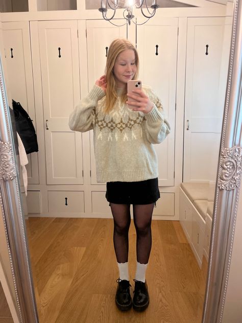 Phoebe Skirt Outfit, Phoebe Skirt Brandy Melville, Skirt With Dr Martens Outfit, Brandy Melville Phoebe Skirt, Phoebe Skirt, Fall Vibes Aesthetic, Aesthetic Brandy Melville, Cutesy Outfits, Brandy Dress