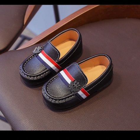 super cute baby boy loafers price:10000 Sizes available 21 25 design runs a bit small Boys Loafers, Red Line, Baby Boy Shoes, Boy Shoes, Boys Shoes, Boy Fashion, Kids Boys, Kids Shoes, Pu Leather