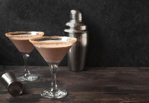 Chocolate Martini Milk Cocktails, Coffee Flavored Ice Cream, White Chocolate Martini, Chocolate Martini Recipe, Chocolate Bitters, Ramos Gin Fizz, Chocolate Extract, White Chocolate Liqueur, Creamy Cocktails