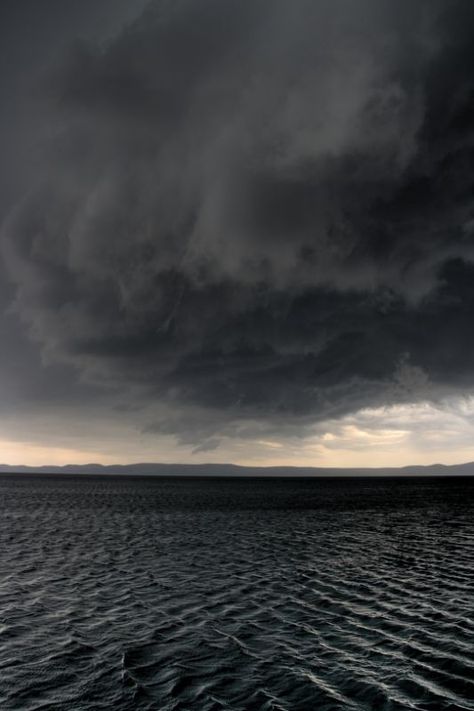 "The pewter sky commiserated  while  she searched for light shards . . ." ~M Dark Clouds, Dark Sky, Cloudy Sky, Storm Clouds, Cloudy Day, Belle Photo, Beautiful World, Mother Nature, The Ocean