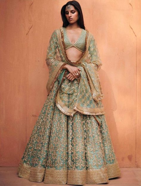 Sabyasachi Mukherjee, Gold Lehenga, Indian Sari Dress, Indian Outfits Lehenga, Indian Bride Outfits, Bridal Poses, Fancy Wedding Dresses, Indian Dresses Traditional, Traditional Indian Outfits