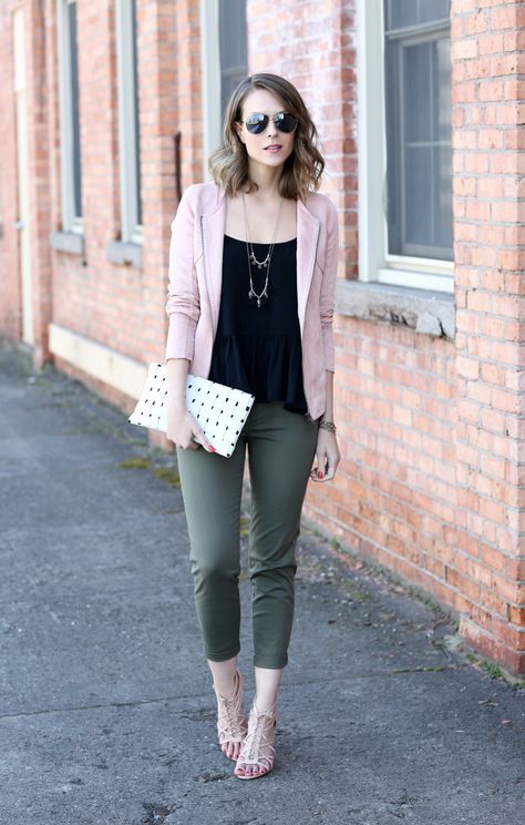 Creative Interview Outfit, What To Wear To An Interview, Blush Outfit, Penny Pincher Fashion, Job Interview Outfit, Look Rose, Olive Pants, Penny Pincher, Stylish Coat