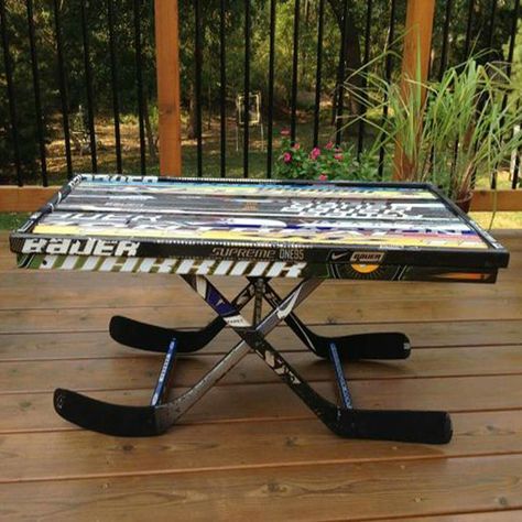 Crafts For Moms, Hockey Stick Furniture, Hockey Stick Crafts, Hockey Man Cave, Hockey Diy, Hockey Crafts, Hockey Bedroom, Hockey Decor, Hockey Room