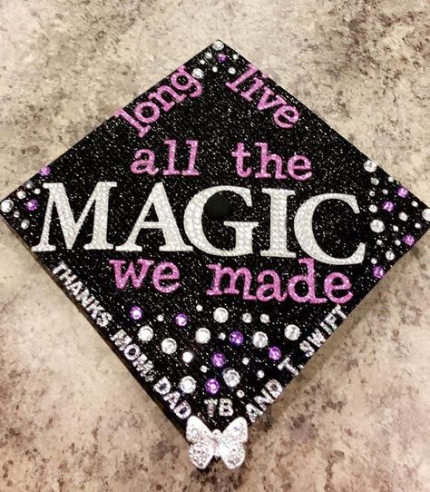 Graduation Cap Designs Taylor Swift, Taylor Swift Graduation Cap, Taylor Graduation, Taylor Swift Graduation, Nyu Graduation, Graduation Cap Designs College, Graduation Hats, College Grad Cap Ideas, Graduation Cap Decoration Diy