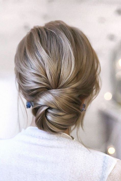 Blonde Low Bun Wedding Hair, Low Updos For Long Hair, Classic Wedding Updo, Low Bun Updo Wedding, Wedding Hair Low Bun, Low Bun Wedding Hair, Low Bun Updo, Updo Ideas, Low Updo