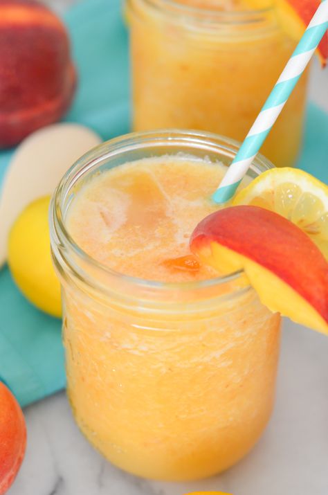 Healthy Summer Drink Recipes, Fresh Lemonade Recipe, Classic Lemonade Recipe, Summer Drinks Nonalcoholic, Healthy Summer Drinks, Homemade Lemonade Recipes, Fruit Recipe, Resep Smoothie, Peach Lemonade