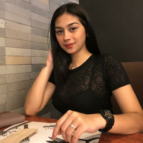 Zeinab Harake Instagram, Zeinab Harake, Filipino Girl, Free Photo Filters, Animals Pictures, Baby Animals Pictures, Watch Wallpaper, Apple Watch Wallpaper, Photo Filters