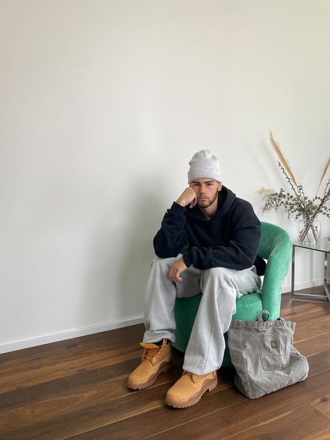 Jogger Pants Outfit Mens, Grey Beanie Outfit, Timberlands Outfit, Streetwear Outfit Men, Timbs Outfits, Jogging Outfit, Fall Streetwear, Jogger Pants Outfit, Timberland Boots Outfit