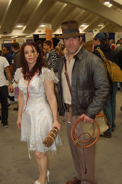 Indiana Jones & Marion couples costumes Indiana Jones And Marion Costume, Indiana Jones Costume Couple, Indiana Jones Couple Costume, Indiana Jones And Marion, Indiana Jones Halloween Costume, Indiana Jones Halloween, Couple Cosplays, Indiana Jones Costume, Marion Ravenwood