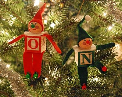 How To Make an Alphabet Block Elf Christmas Ornament Alphabet Blocks Crafts, Toy Block, Elf Crafts, Christmas Elves, Alphabet Blocks, Elf Ornaments, 12 December, Navidad Diy, Holiday Crochet