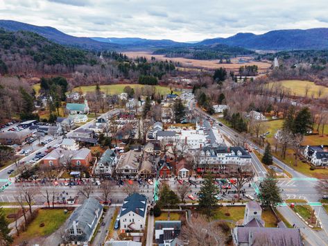 Stockbridge Massachusetts, Red Lion Inn, Weekend Road Trip, America Photo, The Berkshires, Colonial History, Tulip Festival, Red Lion, Back Road