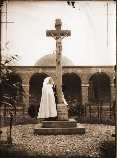 Rare picture of St. Therese of Lisieux Saint Therese, Catholic Pictures, St Therese Of Lisieux, Thérèse Of Lisieux, Bride Of Christ, St Therese, Child Jesus, Patron Saints, Blessed Mother