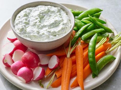 Benedictine Dip, Eat Appetizers, Derby Recipe, Caramelized Onion Dip, Caramelized Shallots, Spinach Dip Recipe, Favorite Dips, Low Carbs, Spinach Dip