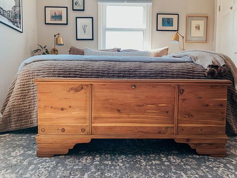 Cedar Chest Window Seat, Cedar Hope Chest, Cedar Chest Redo, Vintage Kids Room, Farmhouse Desk, My Home Office, Old Chest, Oven Cleaner, Cedar Chest