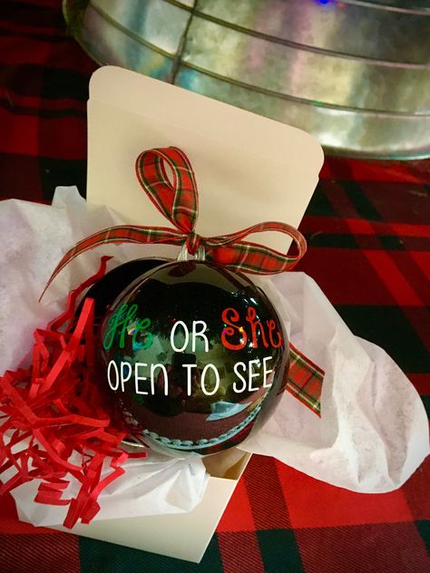 Ornament Gender Reveal, Gender Reveal Basket Ideas, Christmas Gift Gender Reveal, Christmas Ornament Gender Reveal, Gender Reveal Christmas Ornament, Gender Reveal Christmas Present, Christmas Present Gender Reveal, Gender Reveal Ideas For Christmas, Christmas Baby Gender Reveal Ideas