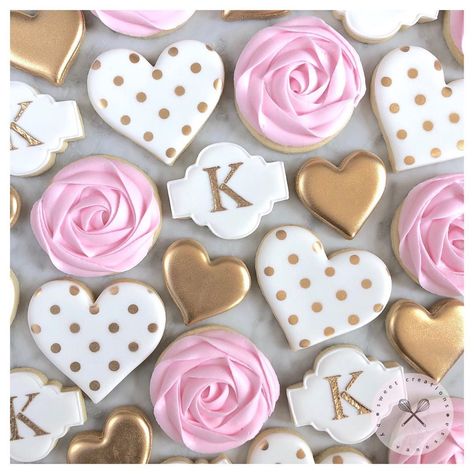 Easy Valentines Day Cookies, Sweets Images, Royal Icing Sugar Cookies, Icing Sugar Cookies, Valentine Cookies Decorated, Homemade Valentine, Royal Icing Sugar, Cookies With Royal Icing, Cookie Images