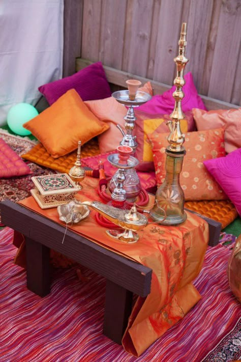 Hooka lounge display. For a true "Alice" feel, make it in shades of blue in honor of that silly caterpillar, Absalom <3 Arabian Party, Arabian Theme, Arabian Nights Theme, Arabian Decor, Arabian Wedding, Arabian Nights Party, Moroccan Party, Moroccan Theme, Moroccan Decor