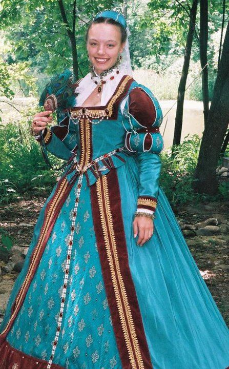 Elizabethan Gown, Elizabethan Fashion, 16th Century Fashion, Tudor Fashion, Tudor Costumes, Ren Fair, Ren Fest, Fest Outfits, Period Clothing