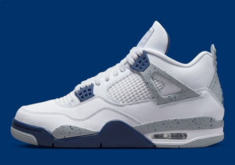 Jordan 4 Midnight Navy, Nike Air Jordan 4, Jordan Retro 4, Jordan Sneaker, Trendy Shoes Sneakers, Nike Shoes Girls, Jordan Shoes Girls, Blue Jordans, Pretty Shoes Sneakers