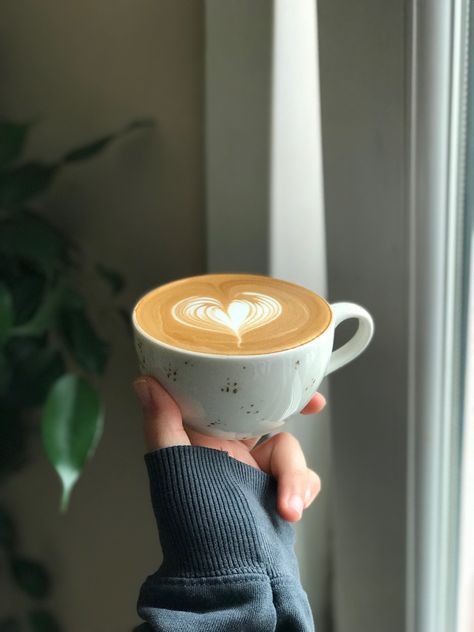 Coffee Shots Photography, Latte Art Aesthetic, Heart Latte Art, Latte Photography, Morning Coffee Photography, Latte Aesthetic, Ways To Make Coffee, Food Photography Background, Sunday Coffee