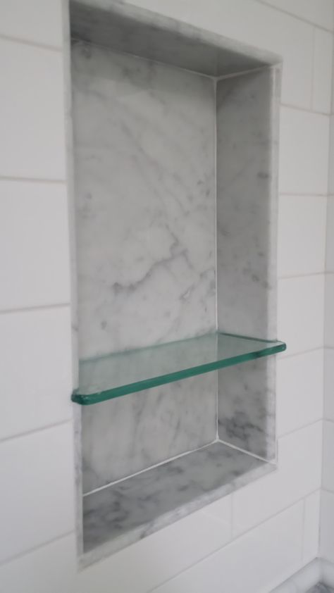 Niche Shelves, Glass Shelves In Bathroom, Bathroom Niche, Bathroom Design Styles, Study Table Designs, Shower Niche, Bathroom Inspiration Decor, Shower Shelves, Glass Shelf