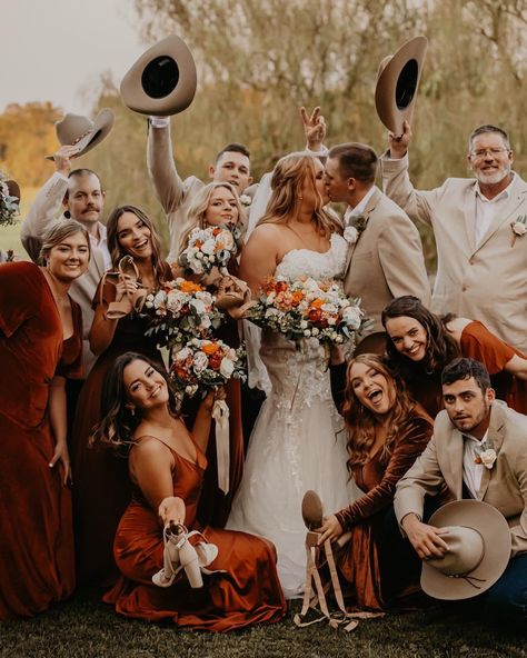 Terracotta Western Wedding Groomsmen, Fall Wedding Colors October Bridal Party, Maroon Groomsmen Attire Rustic, Groomsmen Attire Western Wedding, Western Fall Wedding Groomsmen, Rustic Country Groomsmen Attire, Fall Western Wedding Reception, Western Wedding Burnt Orange, Rust Country Wedding